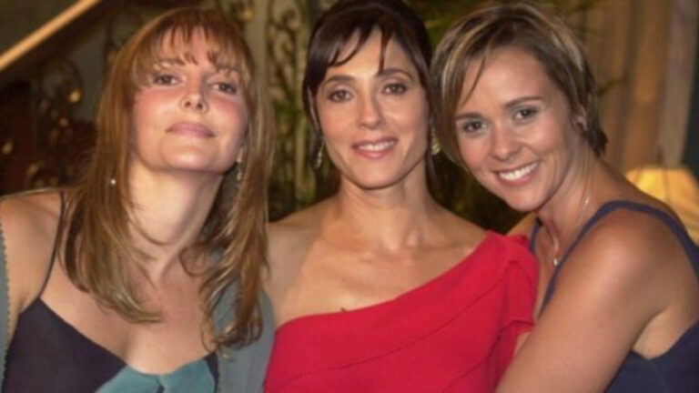 Na imagem, aparecem três atrizes. Elas são as protagonistas da novela Mulheres Apaixonadas