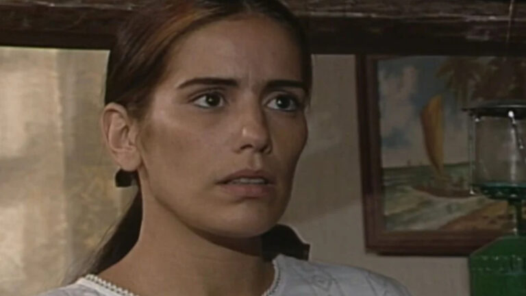 A personagem de Gloria Pires, Ruth, na novela da Globo Mulheres de Areia (Foto: Divulgação)